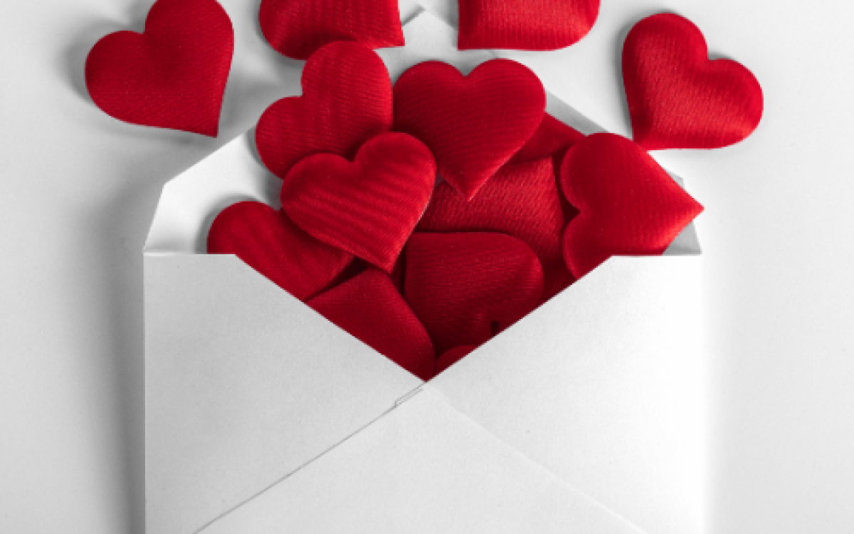 Liefdesbrieven maken comeback via TikTok-challenges – jongeren herontdekken romantiek met pen en papier